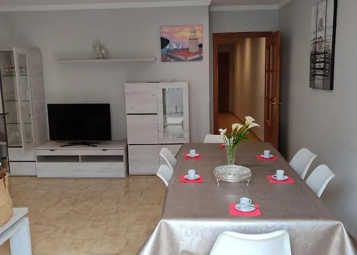 Piso De 4 Habitaciones En El Centro De Roses